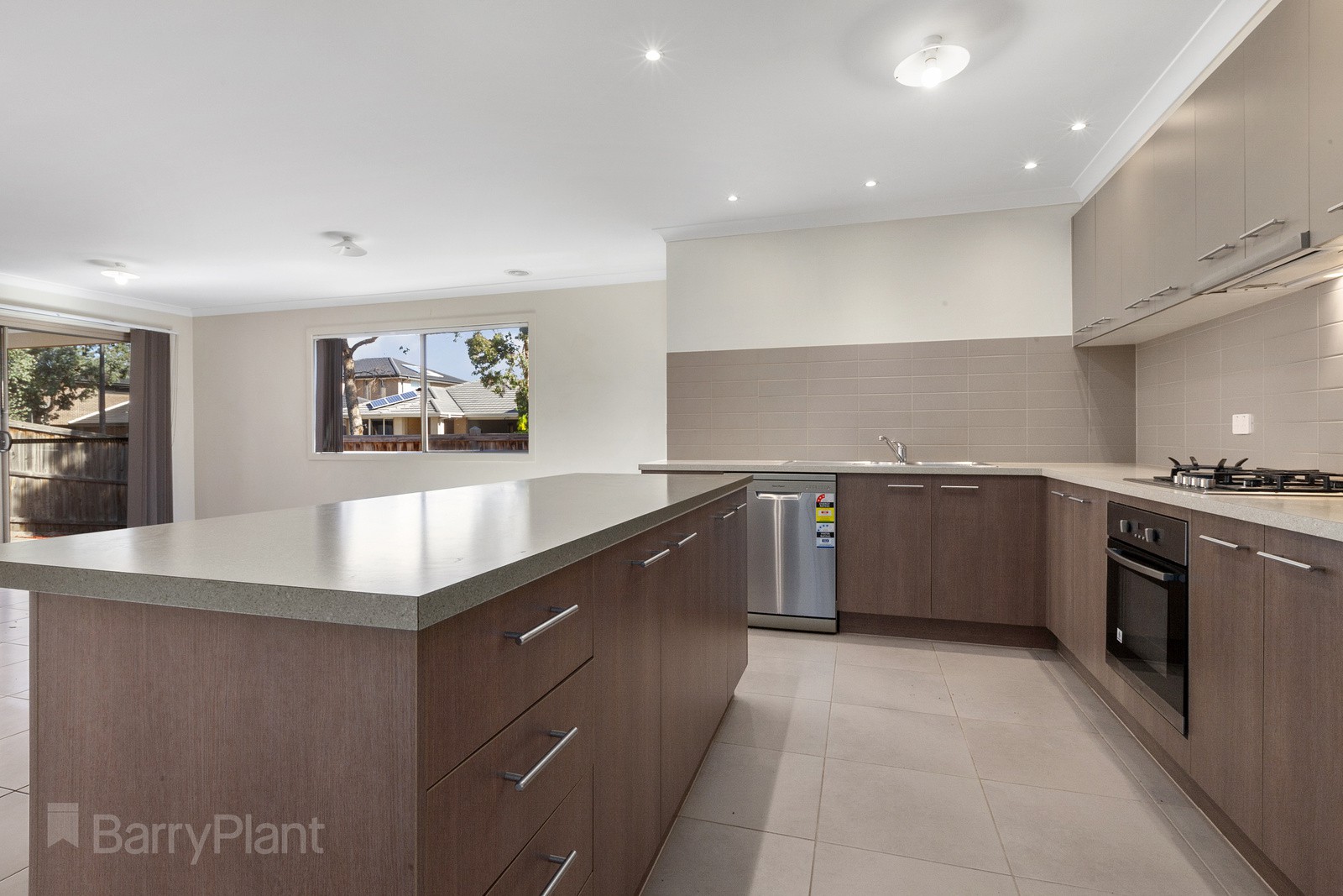 2 Tamborine Avenue, Point Cook, VIC 3030, Point Cook - Thumbnail 6