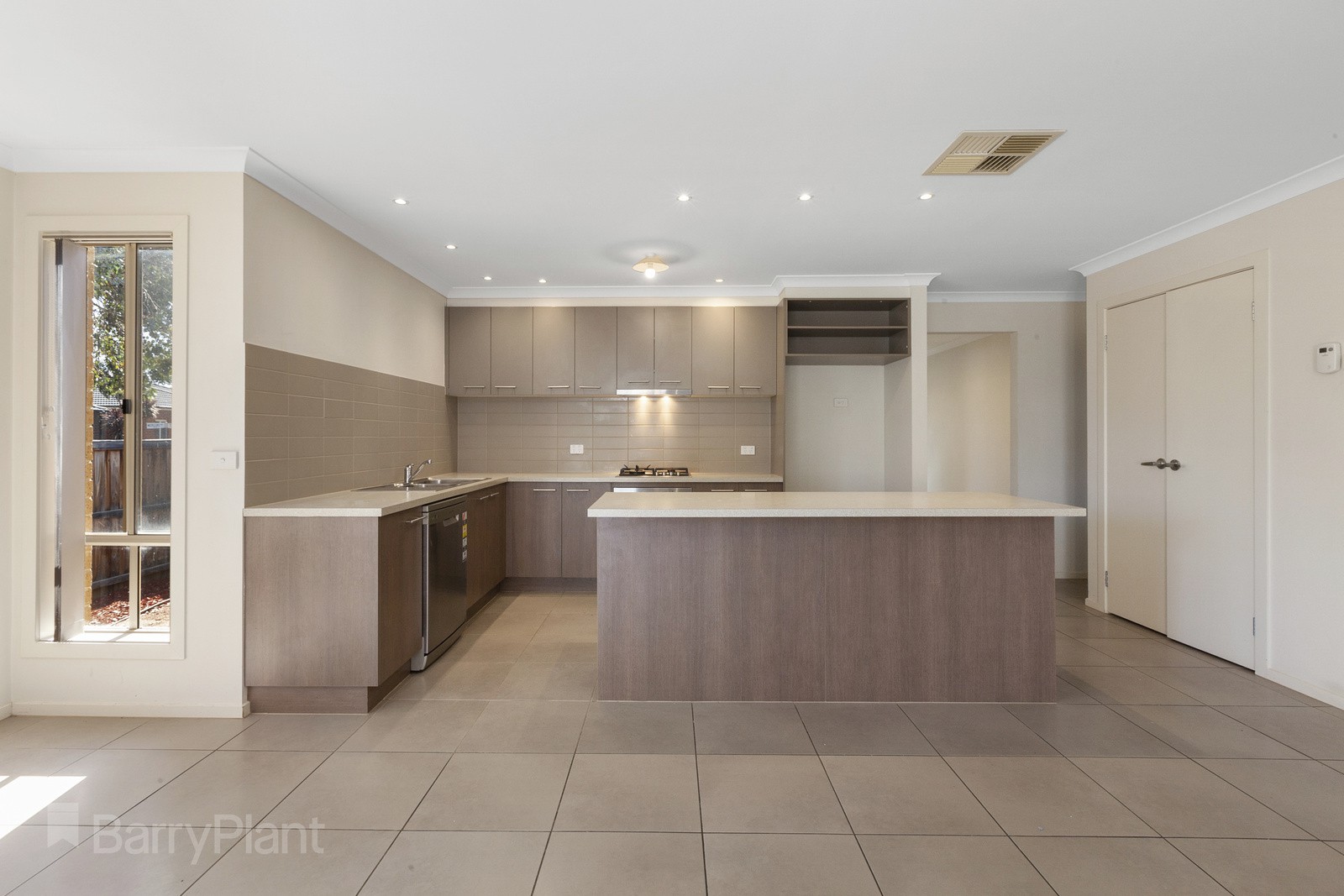 2 Tamborine Avenue, Point Cook, VIC 3030, Point Cook - Thumbnail 7
