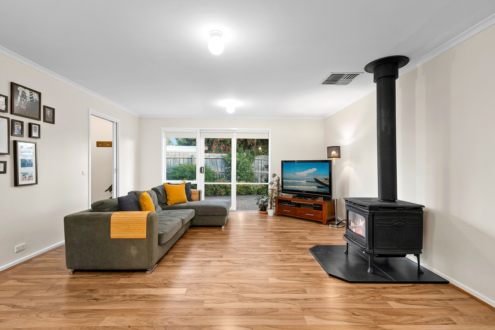 2 Tanunda CloseNarre Warren, VIC 3805, Narre Warren - Thumbnail 3