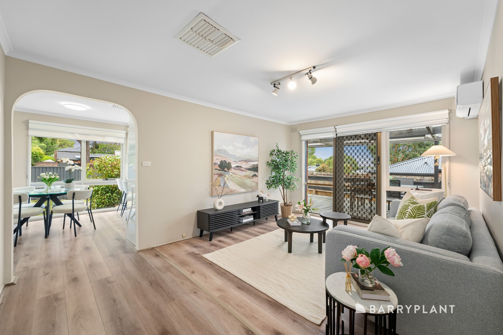 2 Taunton Crescent, Scoresby, VIC 3179 - Thumbnail 2 - 20/04/2026