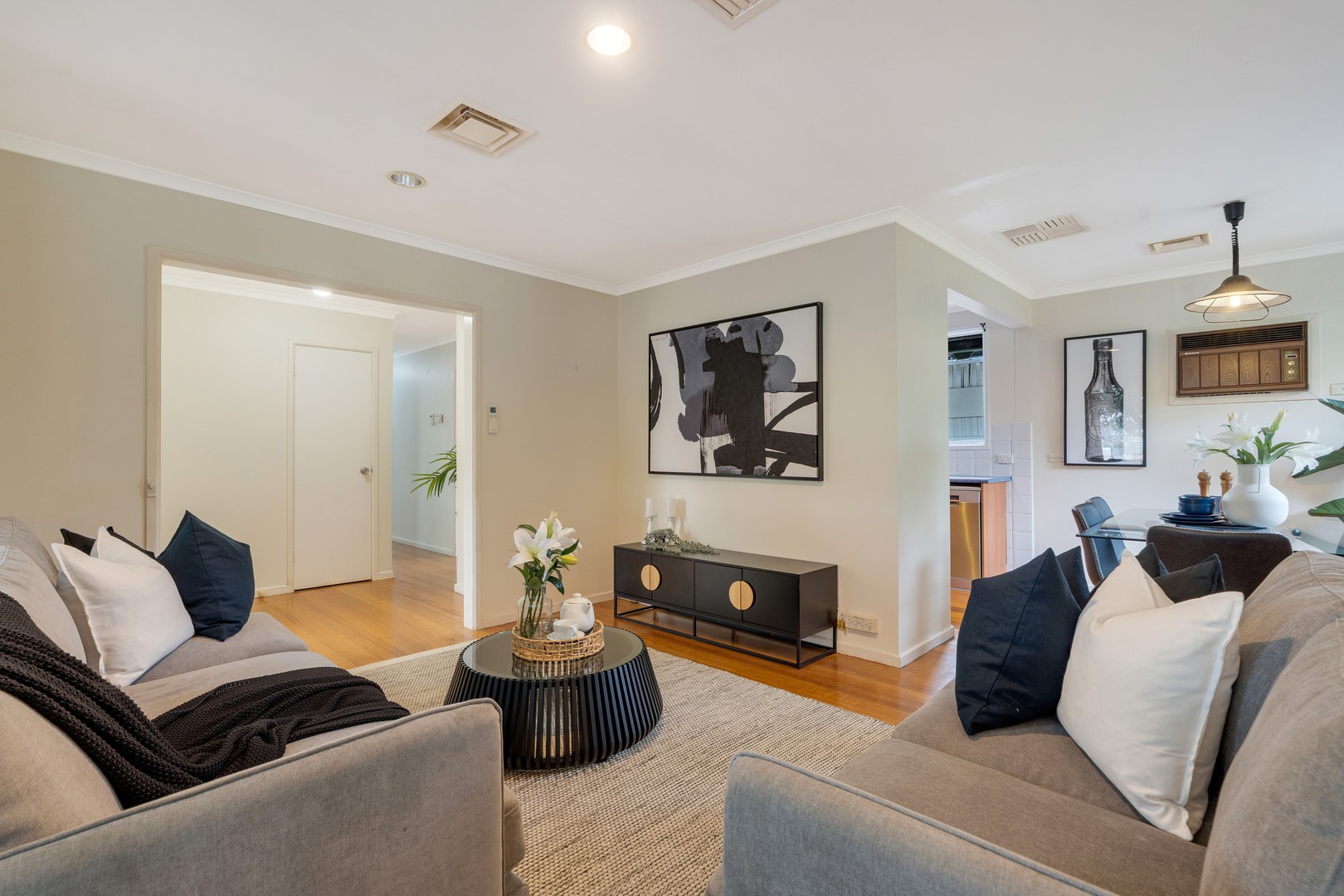 2 Taunton Place, Gladstone Park, VIC 3043, Gladstone Park - Thumbnail 3