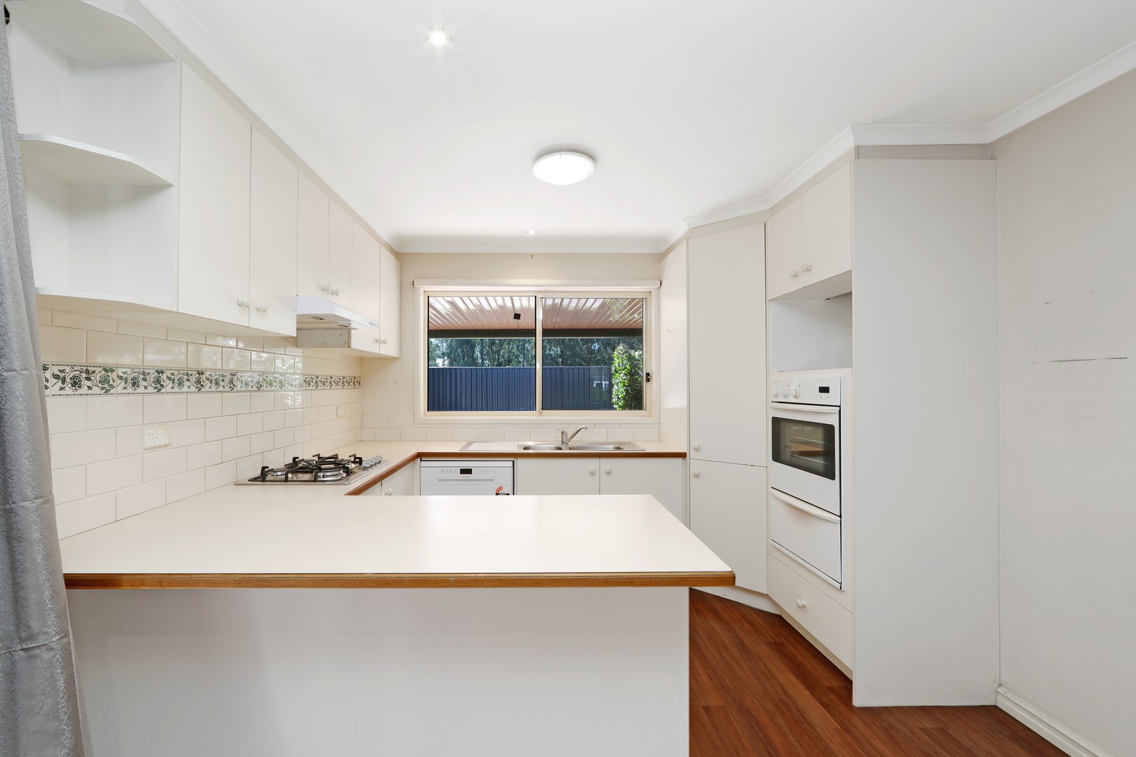 2 Tetoora Close, Rowville, VIC 3178 - Thumbnail 2 - 04/05/2026