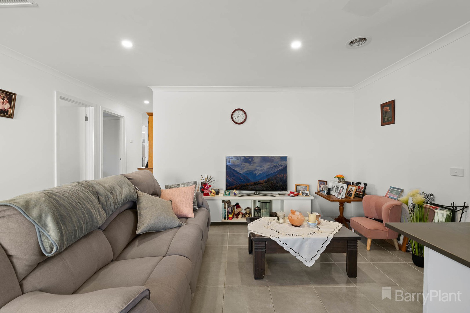 2 The Oaks Avenue, Pakenham, VIC 3810, Pakenham - Thumbnail 4