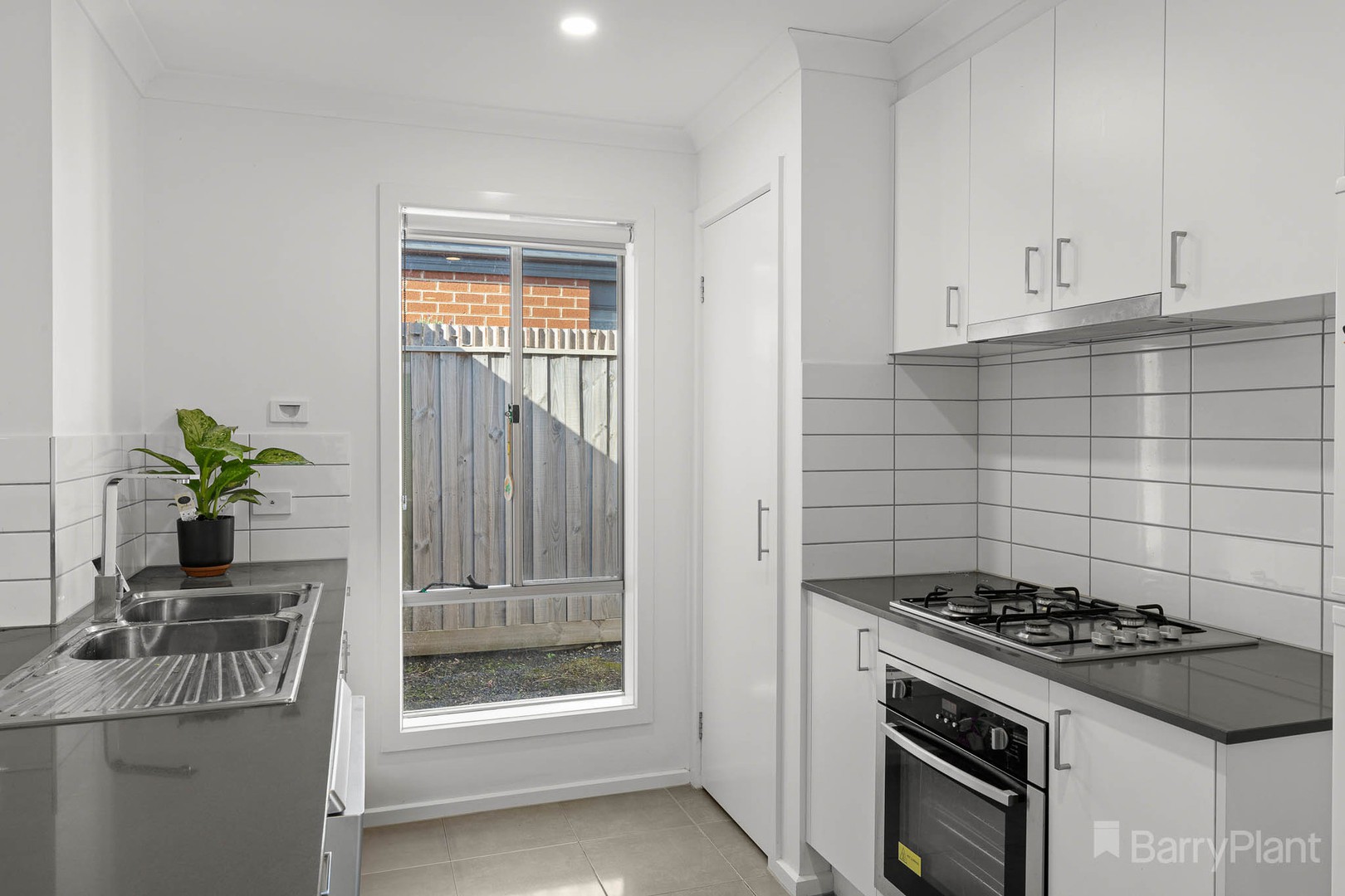 2 The Oaks Avenue, Pakenham, VIC 3810, Pakenham - Thumbnail 5