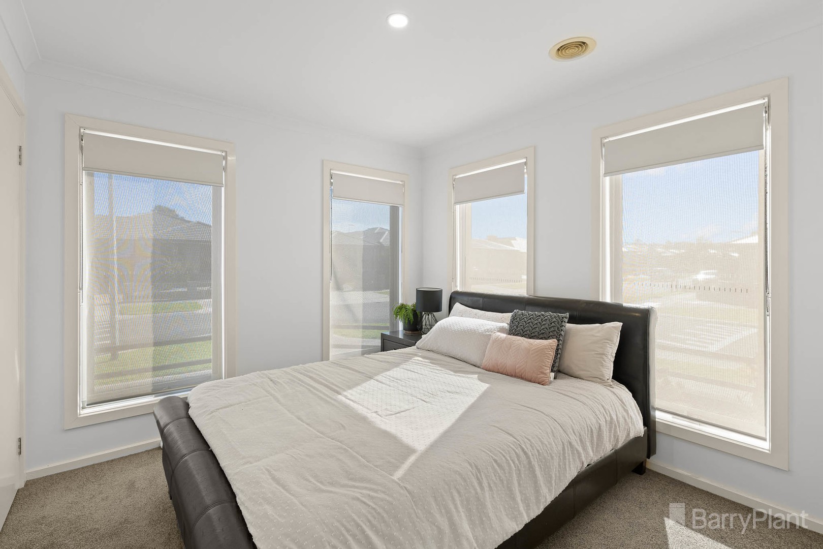 2 The Oaks Avenue, Pakenham, VIC 3810, Pakenham - Thumbnail 7