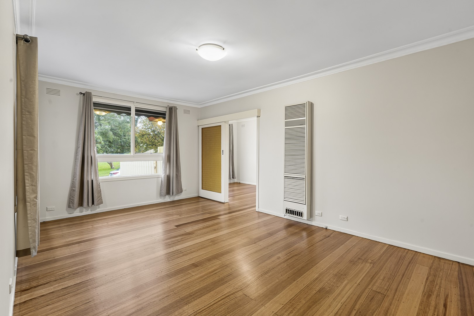 2 Thomas Street, Doncaster East, VIC 3109 - Thumbnail 2 - 04/08/2026