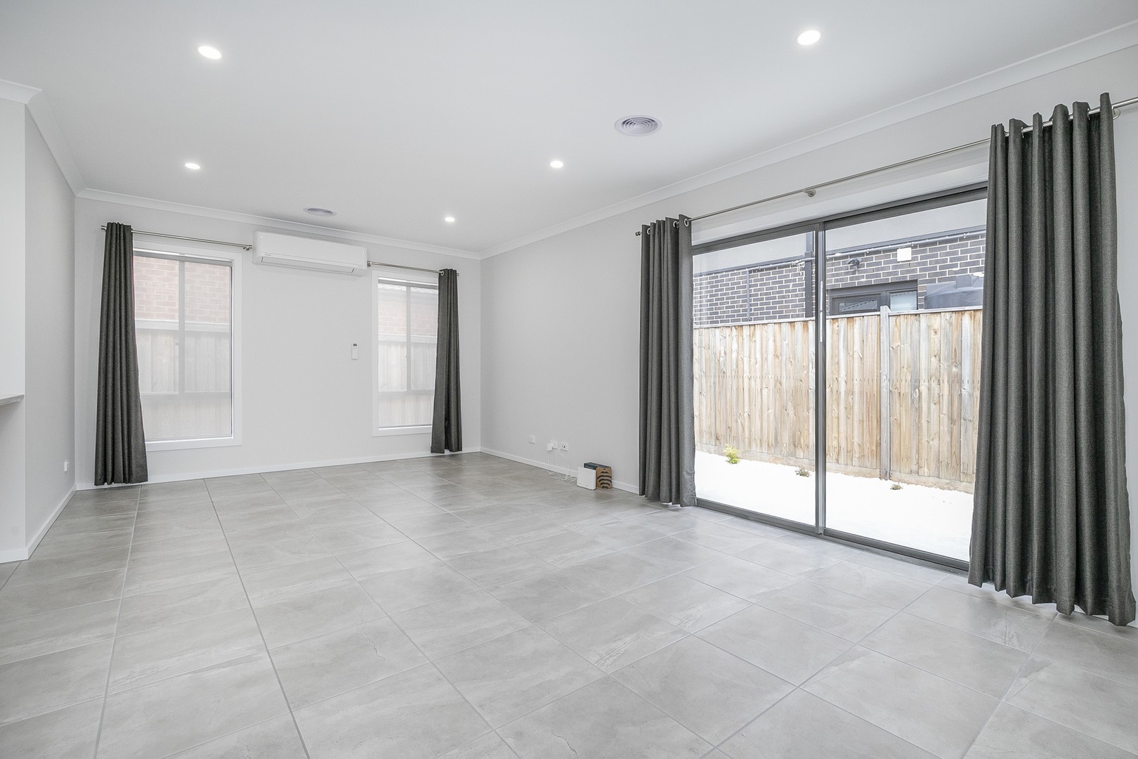 2 Thorn Road, Fraser Rise, VIC 3336 - Thumbnail 1 - 12/05/2026