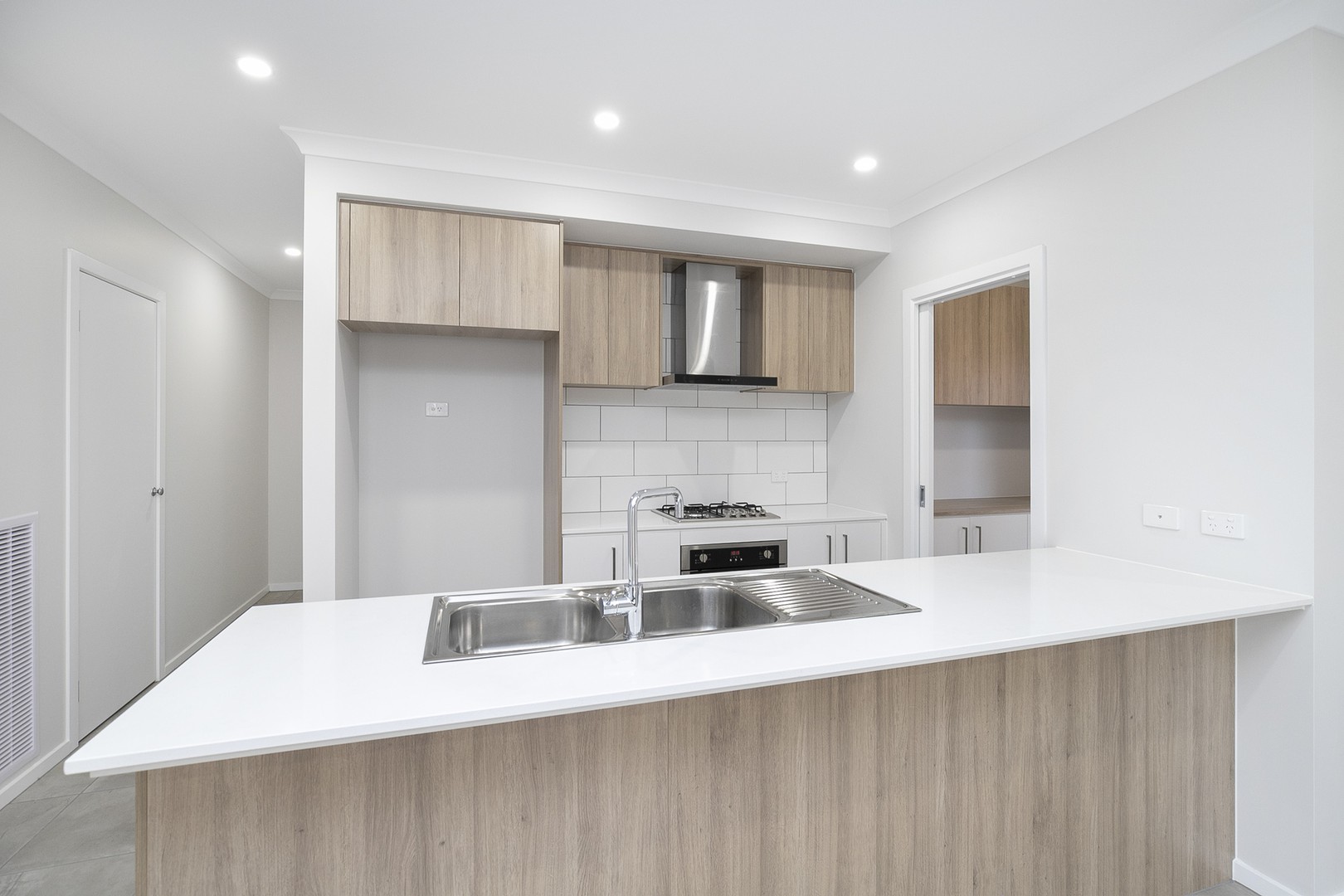 2 Thorn Road, Fraser Rise, VIC 3336, Fraser Rise - Thumbnail 4