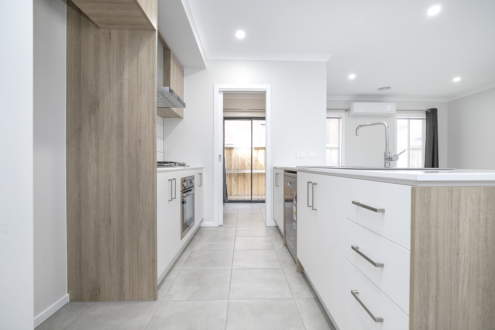 2 Thorn Road, Fraser Rise, VIC 3336, Fraser Rise - Thumbnail 5