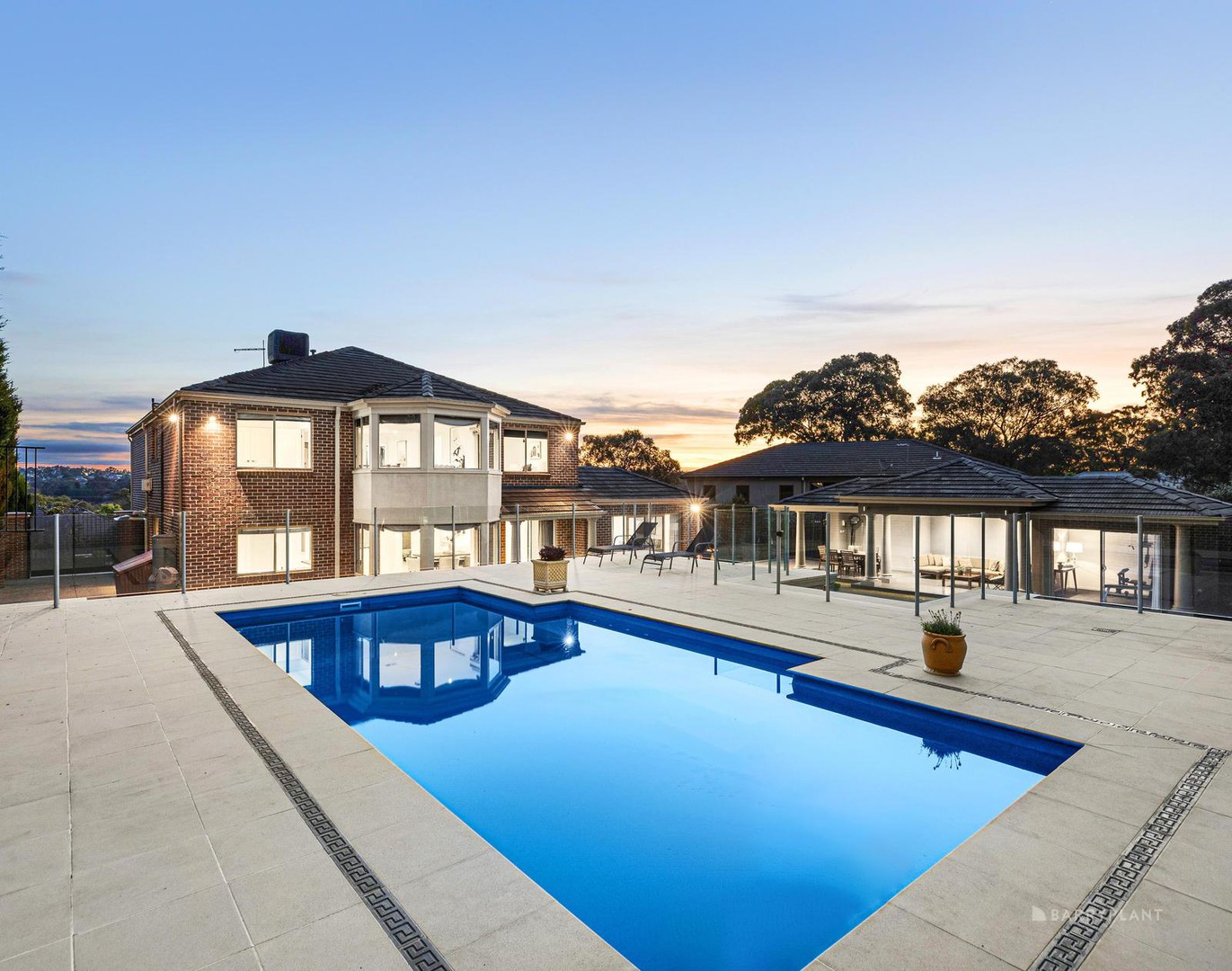 2 Tikalara Place, Templestowe, VIC 3106 - Thumbnail 2 - 08/08/2025