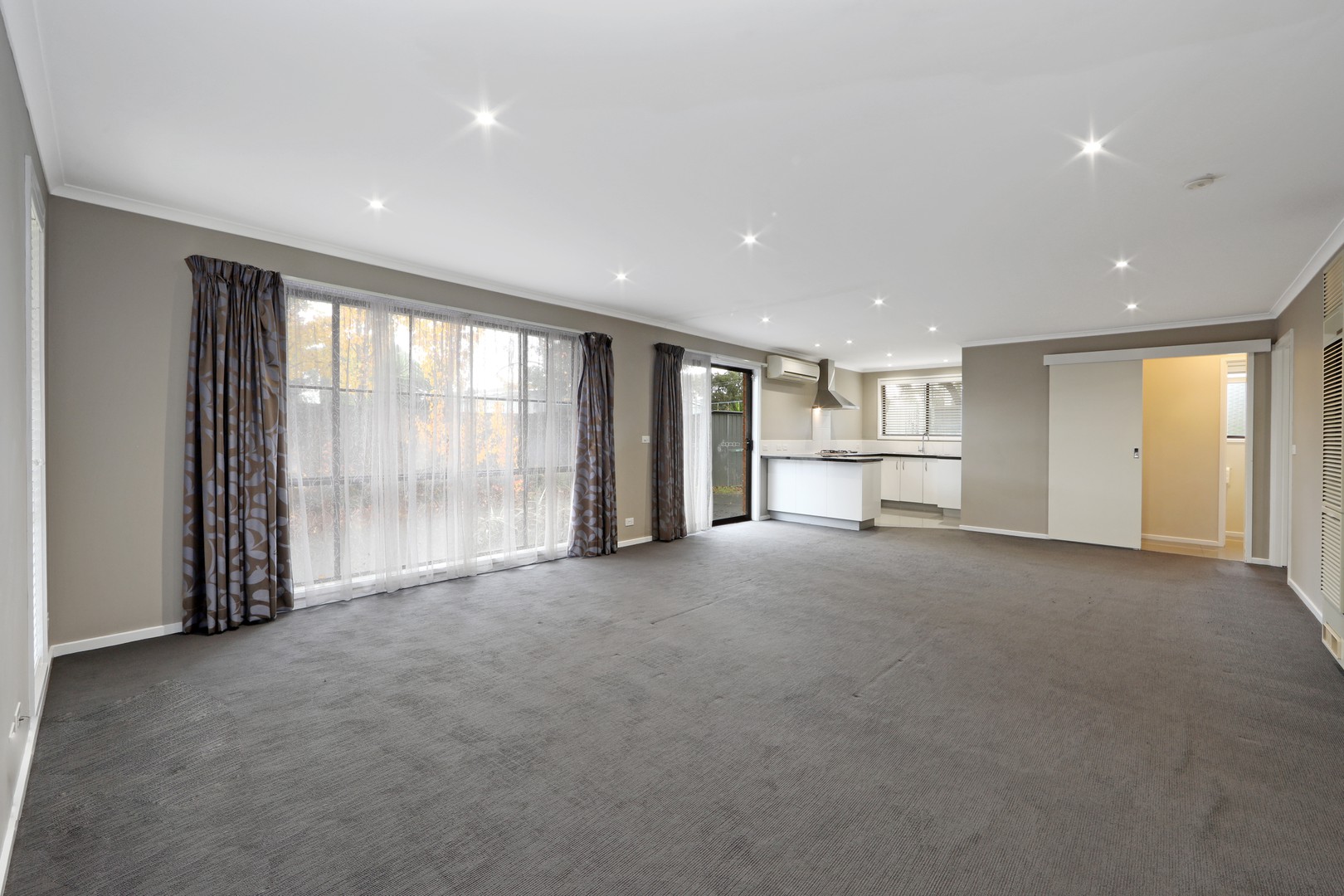2 Tullaroop Court, Lysterfield, VIC 3156, Lysterfield - Thumbnail 2