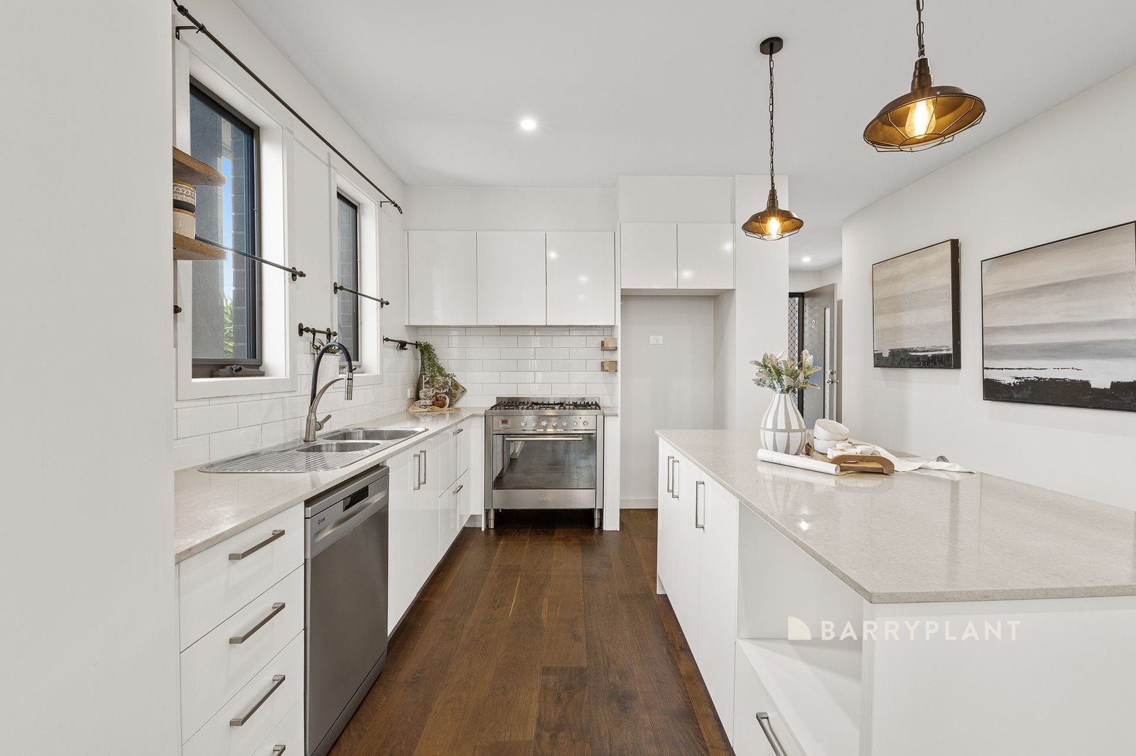 2 Tully Crescent, Narre Warren, VIC 3805, Narre Warren - Thumbnail 4