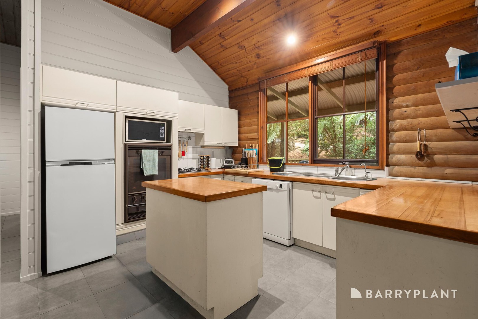 2 Tymon Road, Cockatoo, VIC 3781, Cockatoo - Thumbnail 7