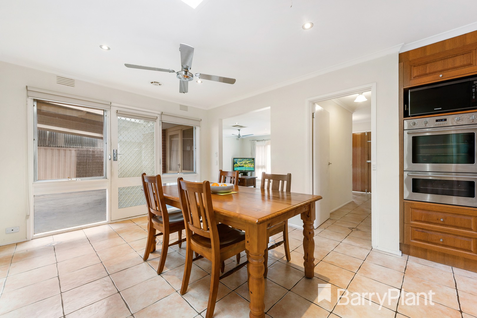 2 Vaina Street, Werribee, VIC 3030, Werribee - Thumbnail 4