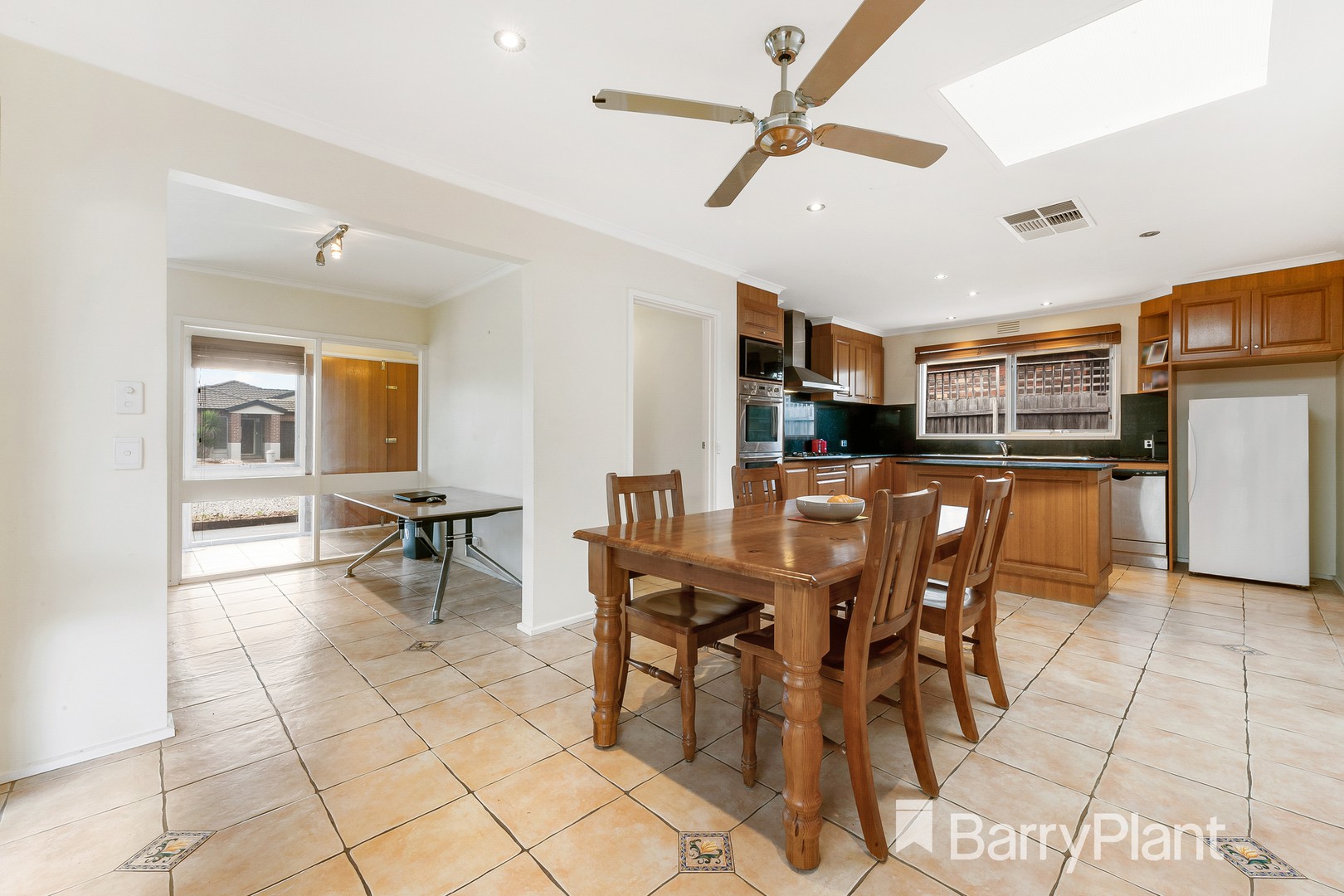 2 Vaina Street, Werribee, VIC 3030, Werribee - Thumbnail 5