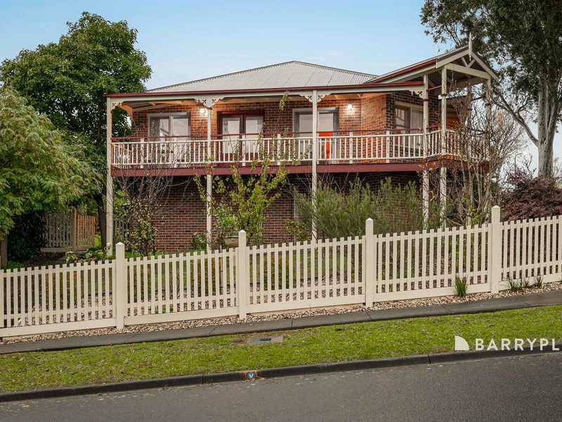 2 Wallace Crescent, Drouin, VIC 3818 - Image - 03/06/2026