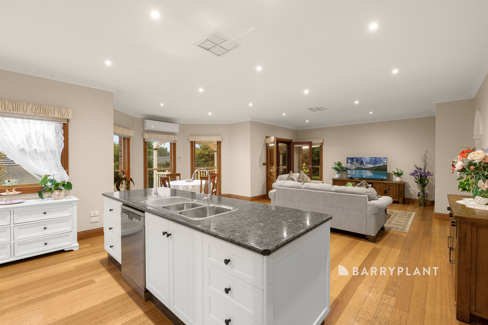 2 Wallace Crescent, Drouin, VIC 3818, Drouin - Thumbnail 4