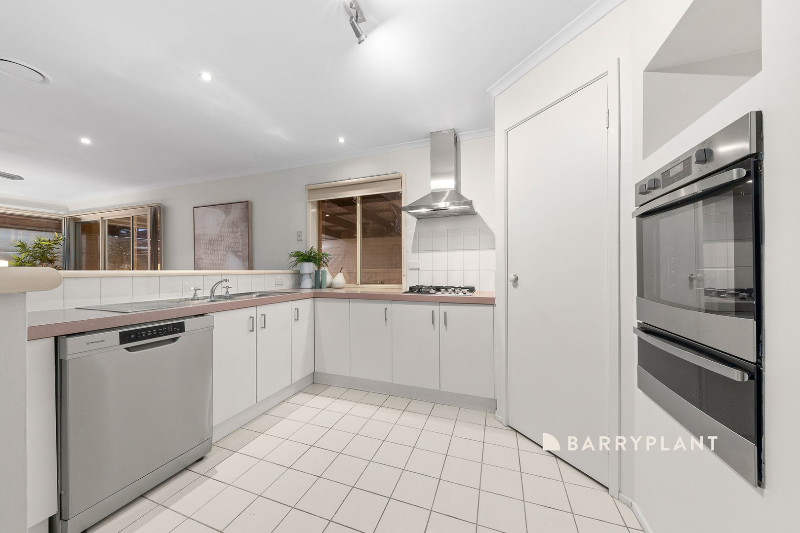 2 Wanderer Court, Berwick, VIC 3806, Berwick - Thumbnail 4