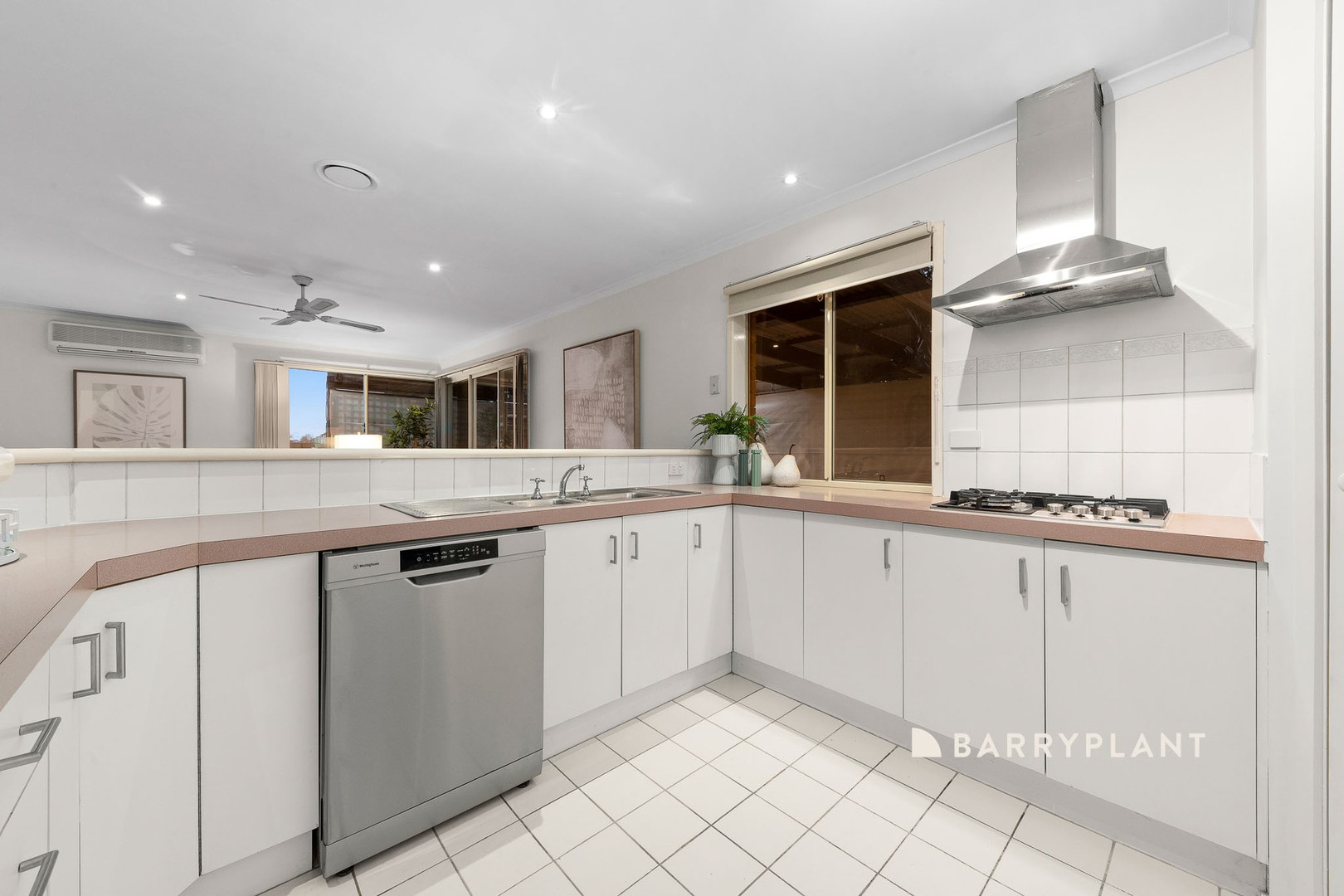 2 Wanderer Court, Berwick, VIC 3806, Berwick - Thumbnail 5