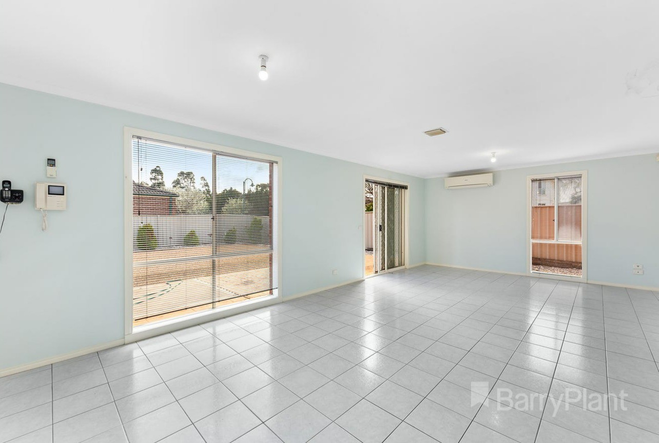 2 Waranga Way, Taylors Hill, VIC 3037, Taylors Hill - Thumbnail 4