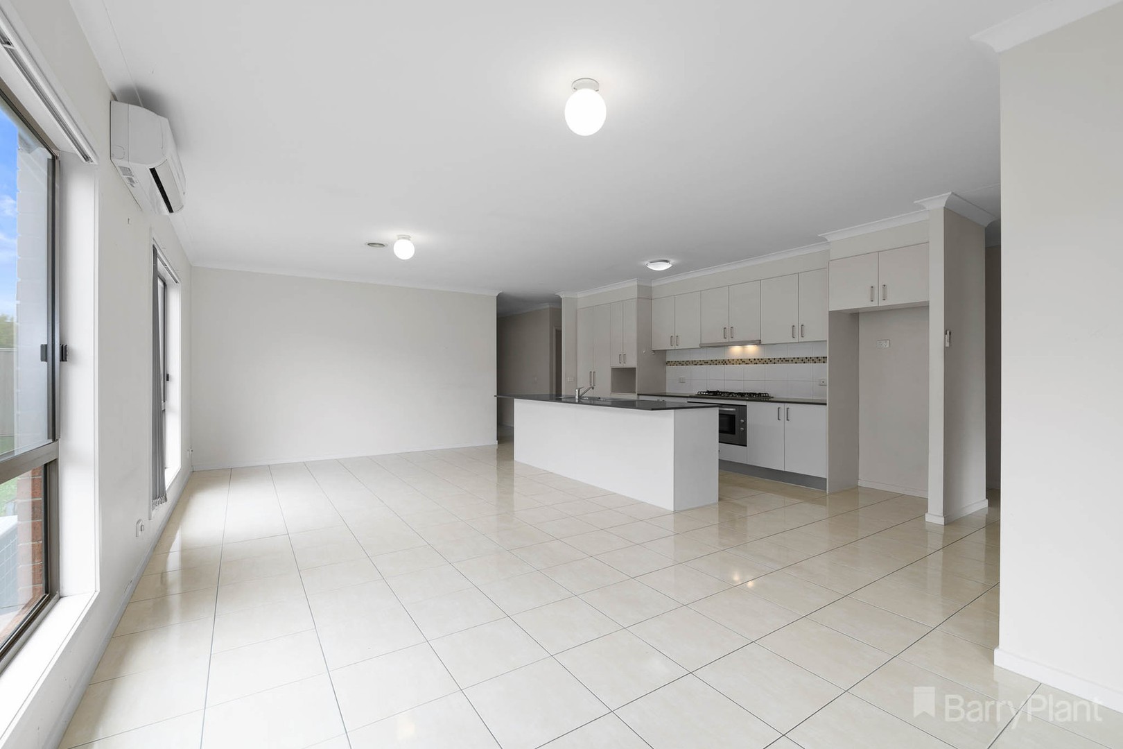 2 Webb Court, Pakenham, VIC 3810, Pakenham - Thumbnail 3