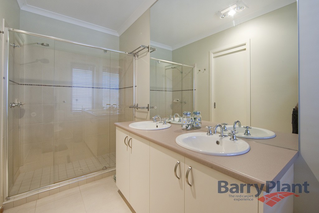2 Whiteley Avenue, Point Cook, VIC 3030, Point Cook - Thumbnail 7