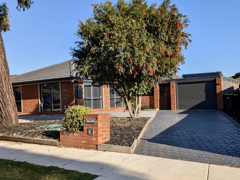 2 Willandra Court, Taylors Lakes, VIC 3038 - Image - 24/11/2025