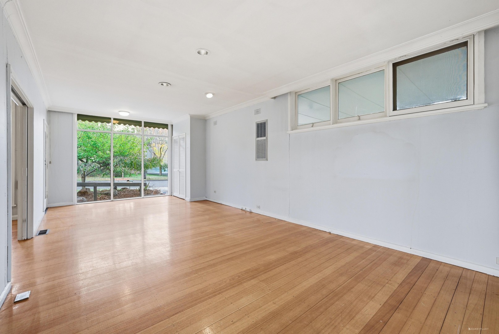 2 Windouran Drive, Mitcham, VIC 3132 - Thumbnail 2 - 28/04/2026