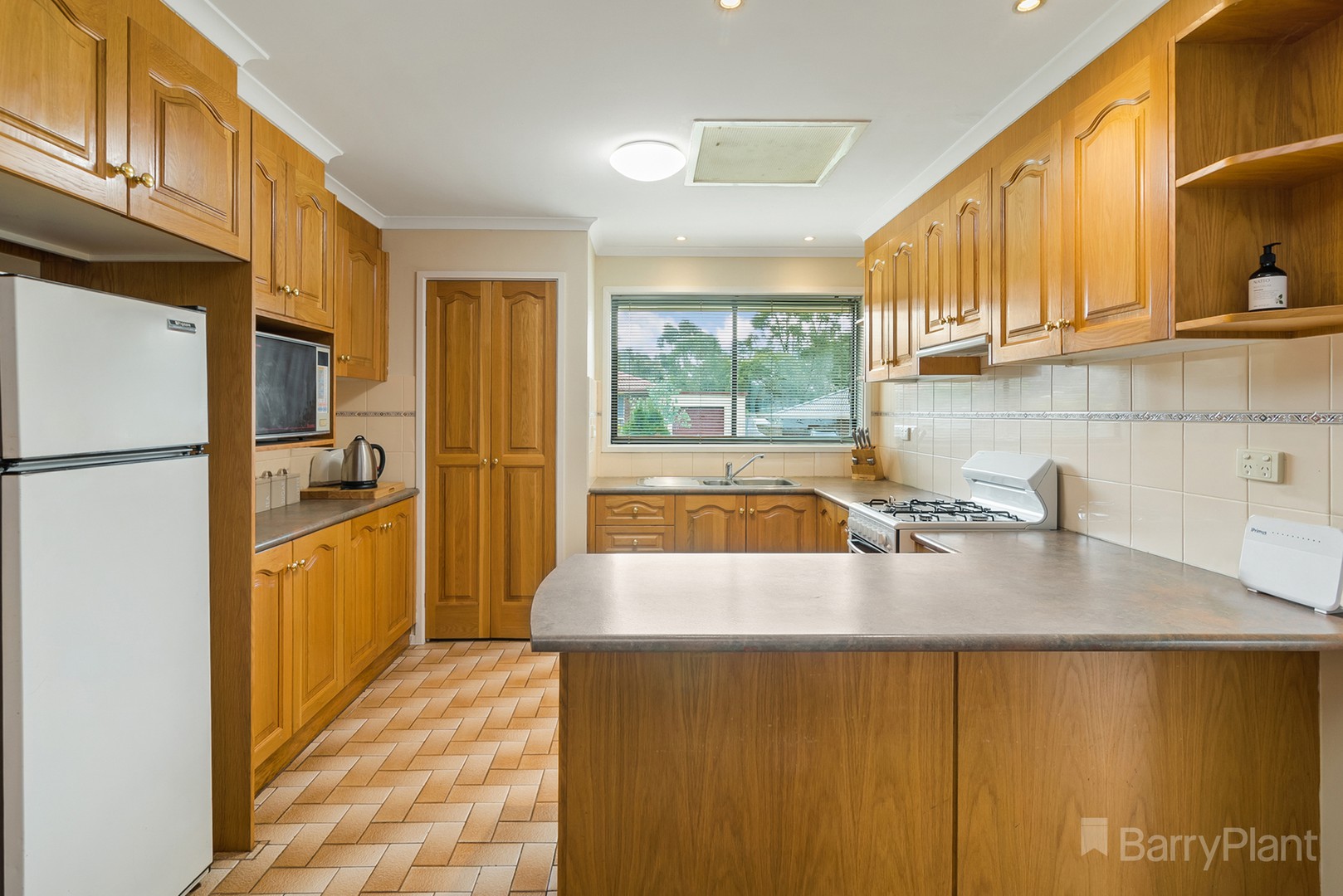 2 Withers CloseSunbury, VIC 3429, Sunbury - Thumbnail 3