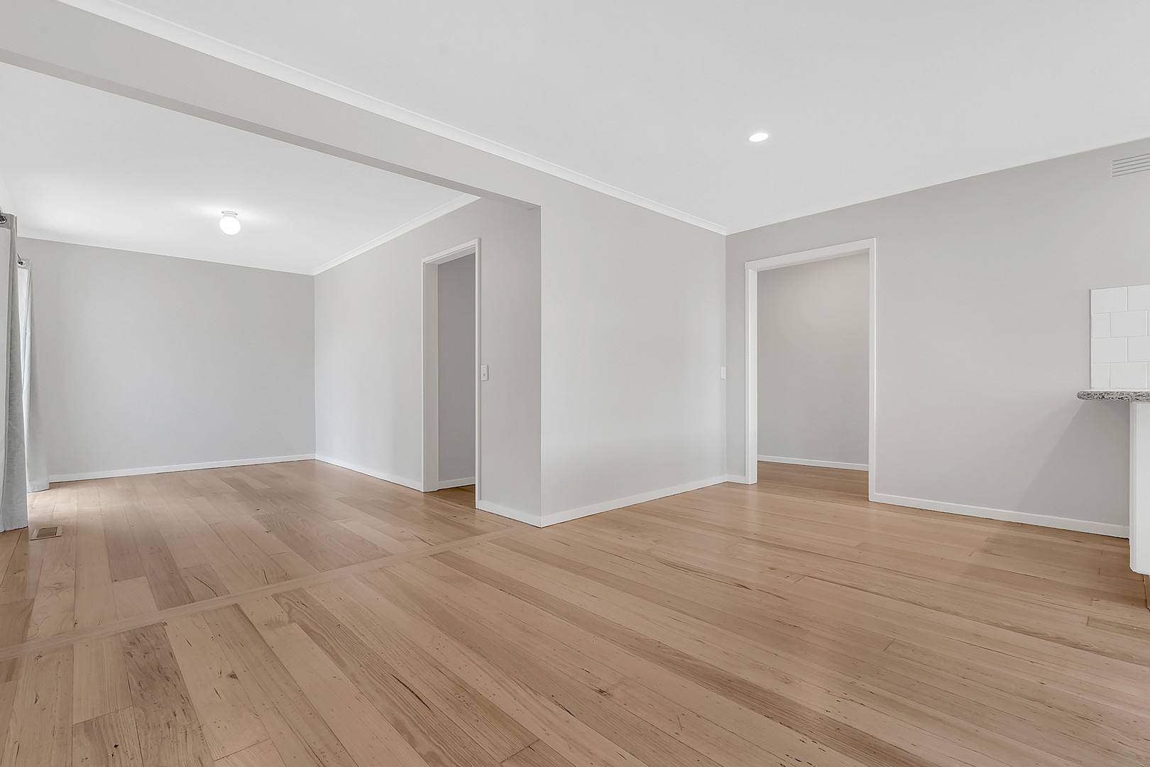 2 Woodlands Court, Craigieburn, VIC 3064, Craigieburn - Thumbnail 2
