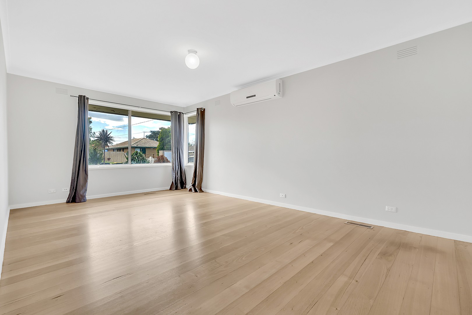 2 Woodlands Court, Craigieburn, VIC 3064, Craigieburn - Thumbnail 7