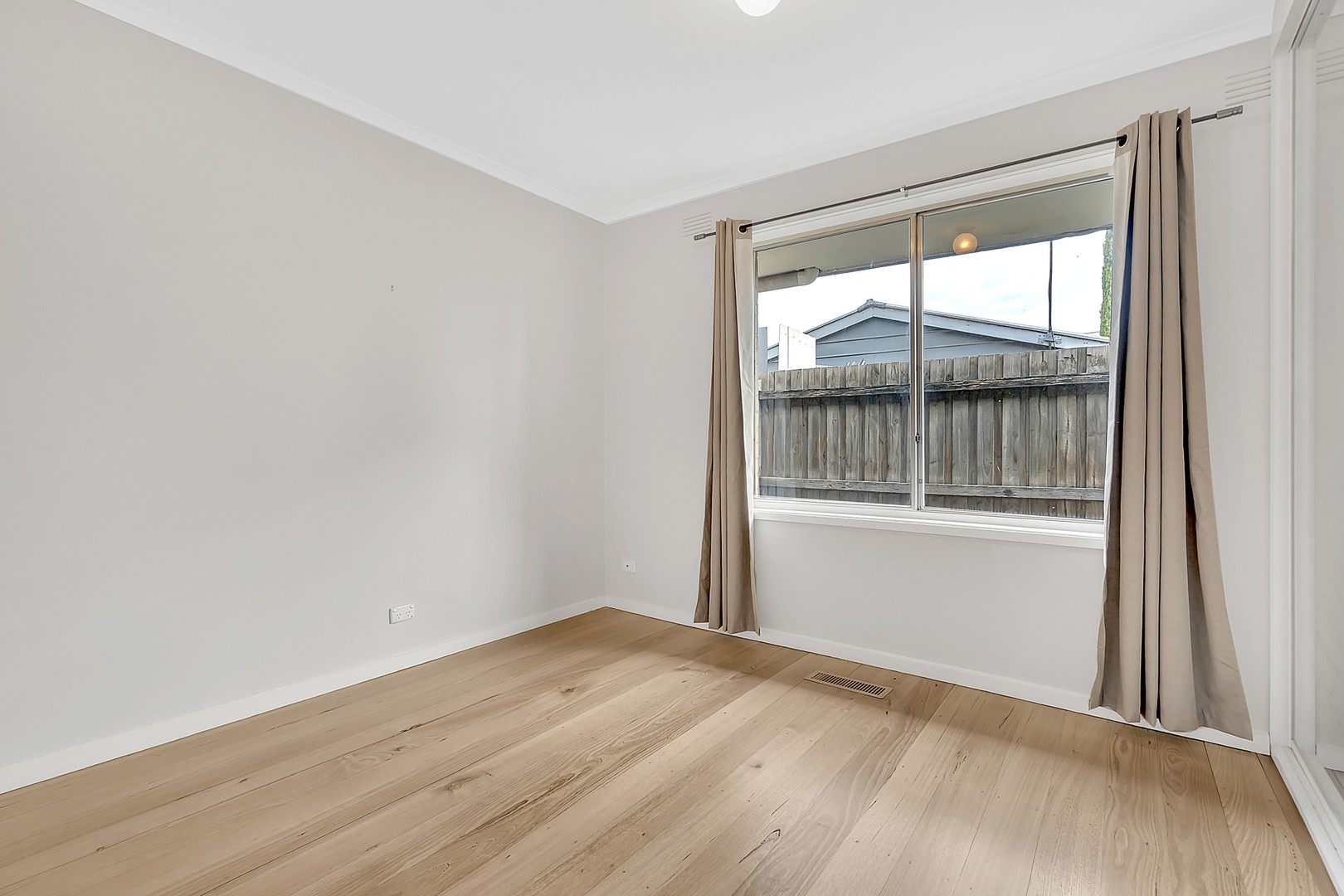 2 Woodlands Court, Craigieburn, VIC 3064, Craigieburn - Thumbnail 8
