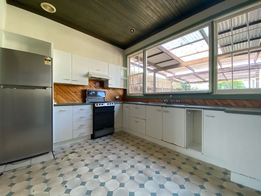 2 Young Street, Coburg, VIC 3058 - Thumbnail 2 - 14/02/2022