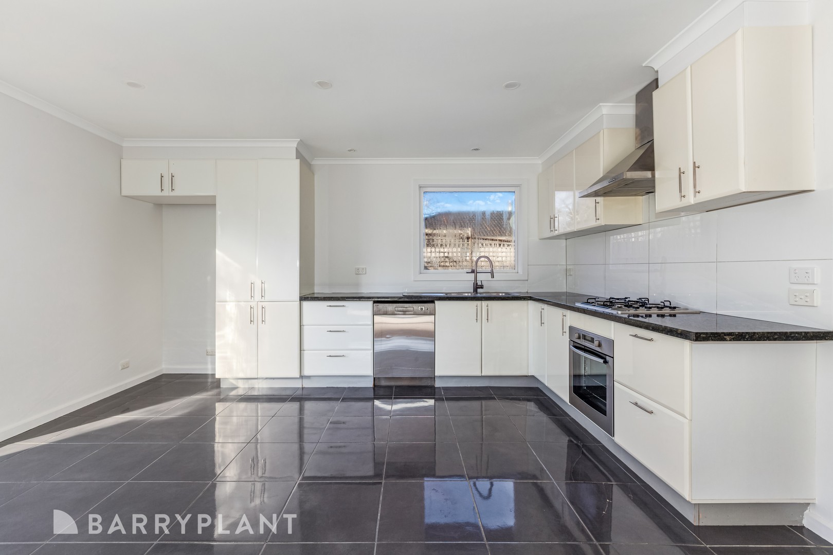 20 Andrew Avenue, Waterford Park, VIC 3658 - Thumbnail 2 - 24/06/2024