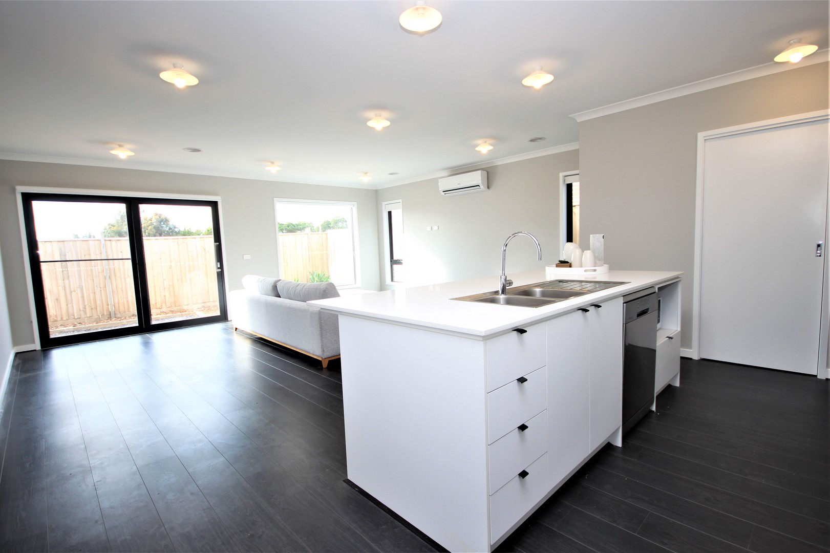 20 Arnold Circuit, Charlemont, VIC 3217, Charlemont - Thumbnail 2