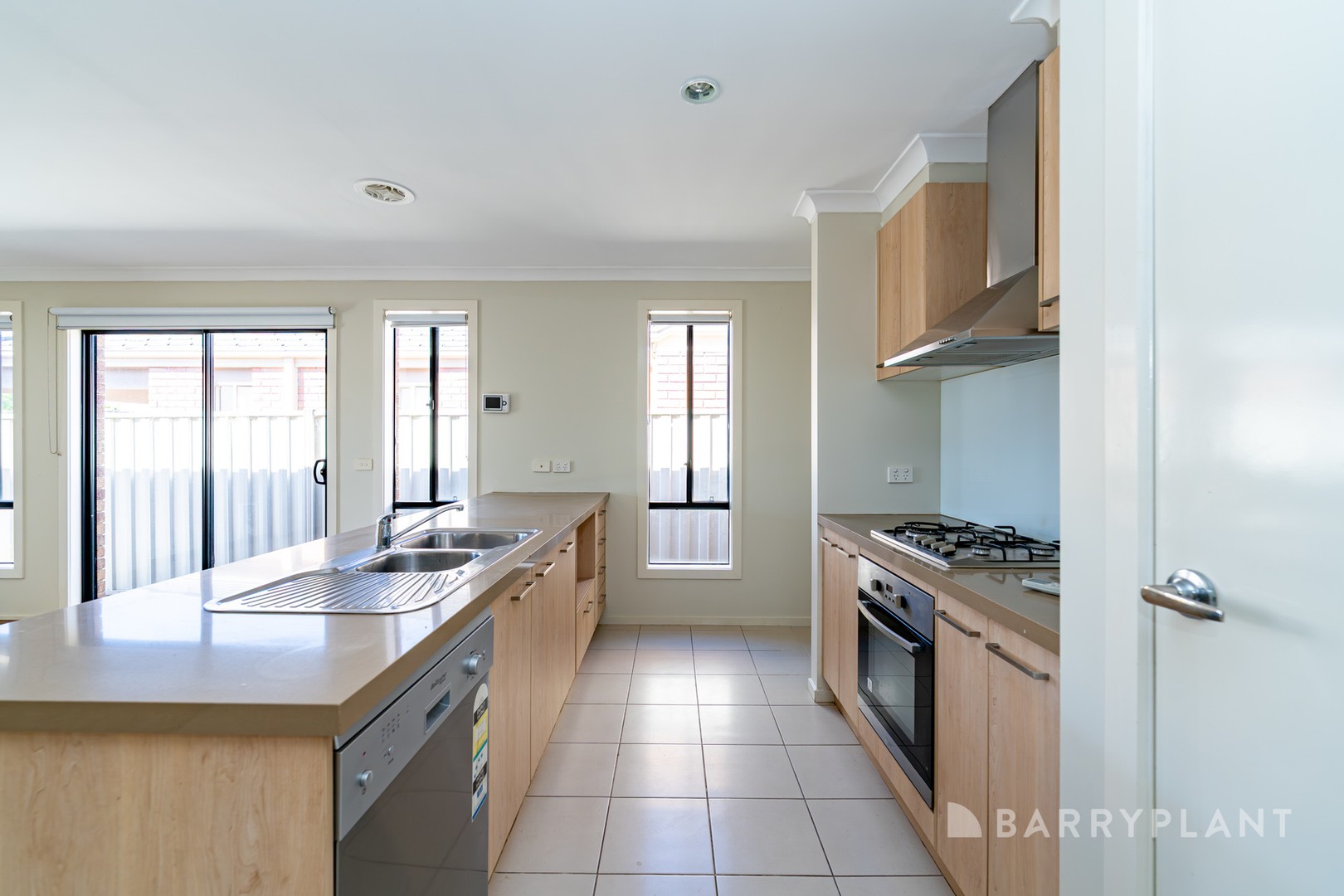 30 Ballybunion Avenue, Craigieburn, VIC 3064 - Thumbnail 1 - 07/05/2025