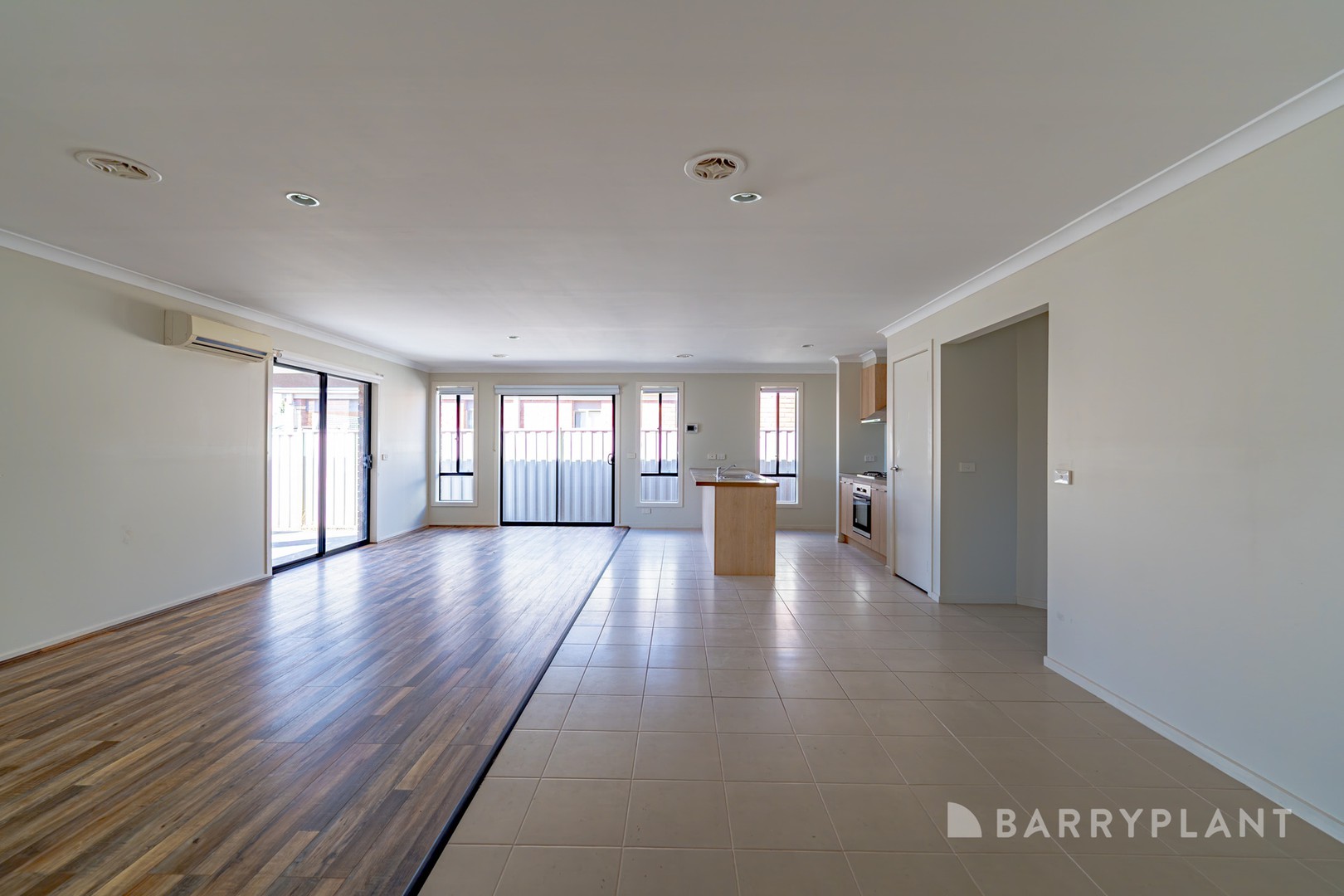 30 Ballybunion Avenue, Craigieburn, VIC 3064 - Thumbnail 2 - 07/05/2025