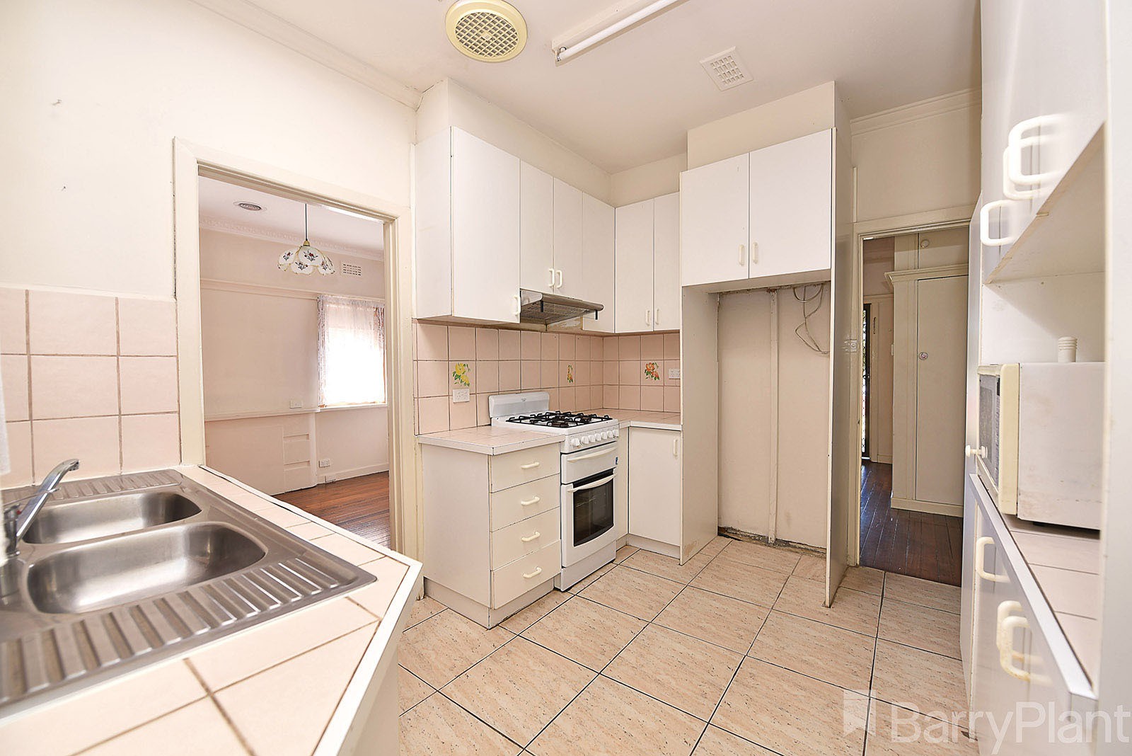 20 Bourke Street, Reservoir, VIC 3073, Reservoir - Thumbnail 2