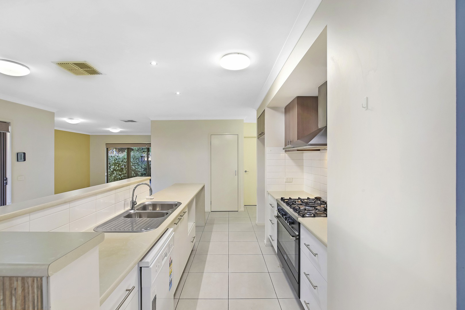 20 Bower Way, Doreen, VIC 3754, Doreen - Thumbnail 2