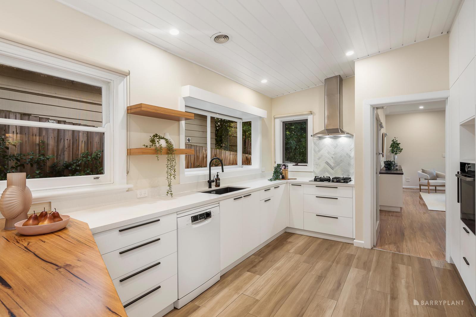 20 Burnett Street, Mitcham, VIC 3132, Mitcham - Thumbnail 8