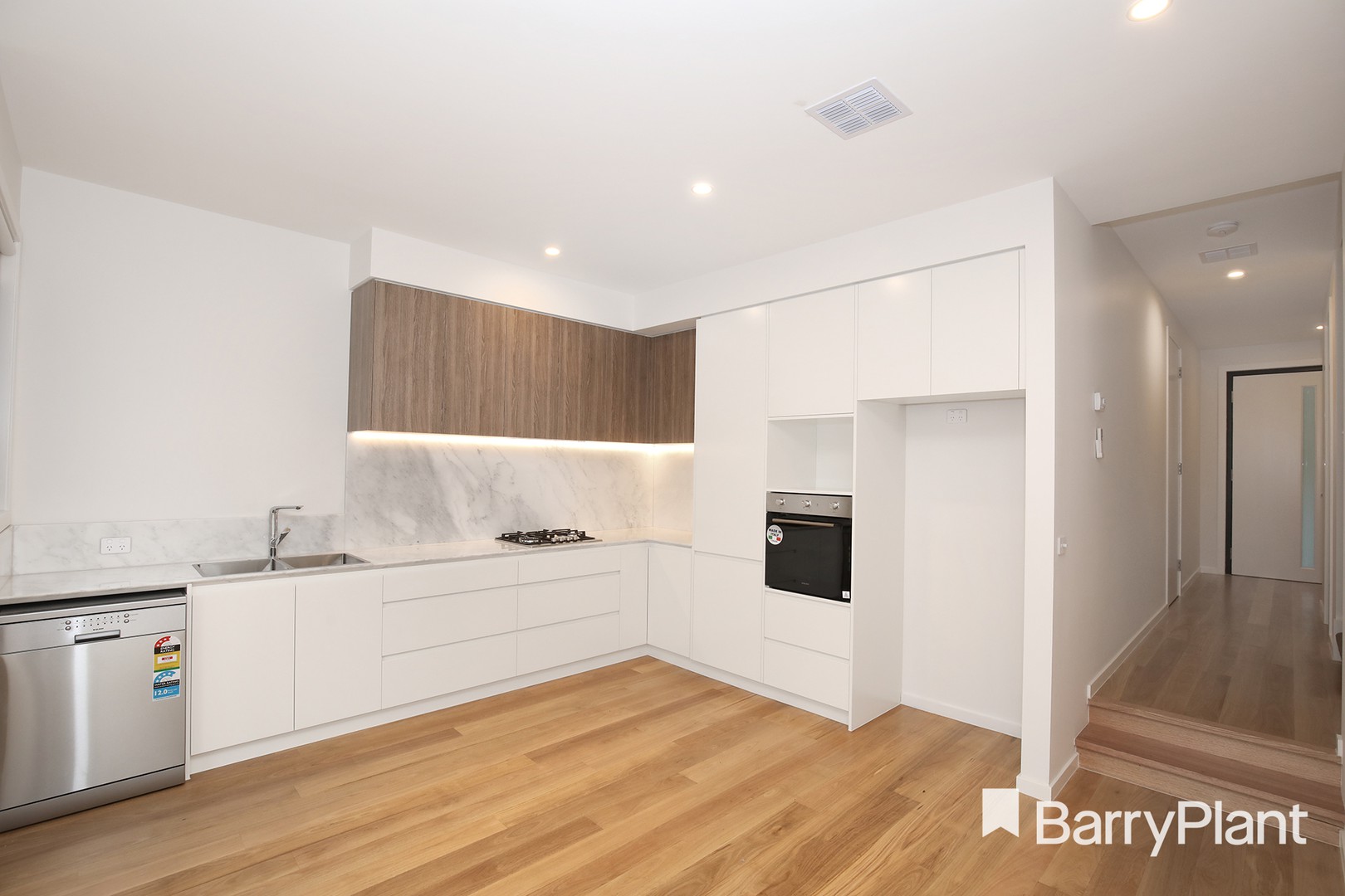 20 Cave Hill Road, Lilydale, VIC 3140, Lilydale - Thumbnail 2