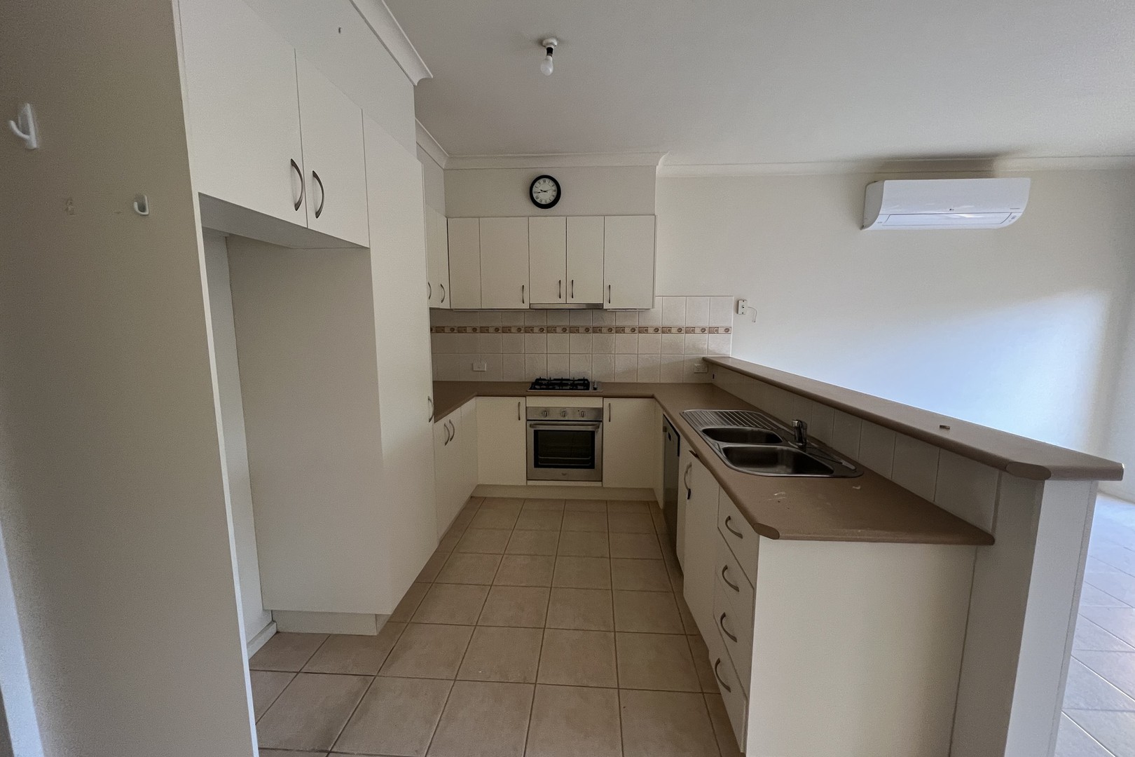 20 Cobaw Circuit, Caroline Springs, VIC 3023, Caroline Springs - Thumbnail 2