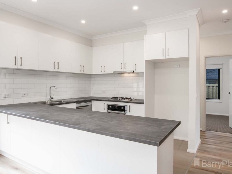 20 Cumberland Drive, Pakenham, VIC 3810, Pakenham - Thumbnail 4