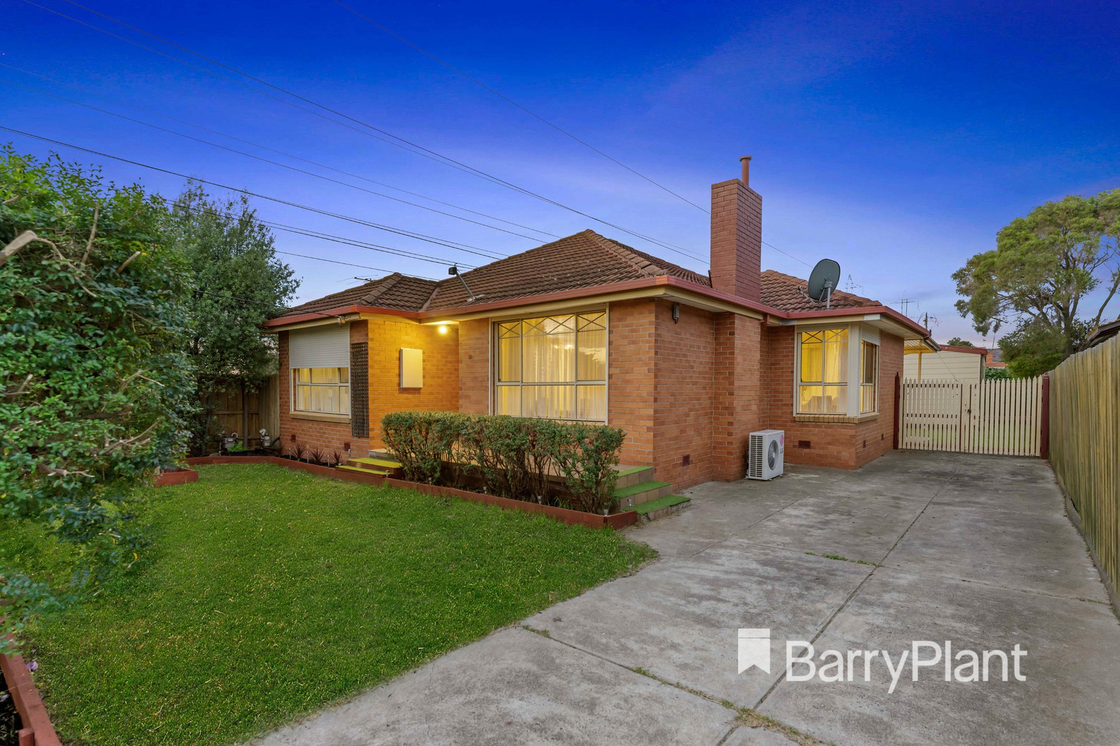 20 Debenham Drive, St Albans, VIC 3021, St Albans - Thumbnail 3