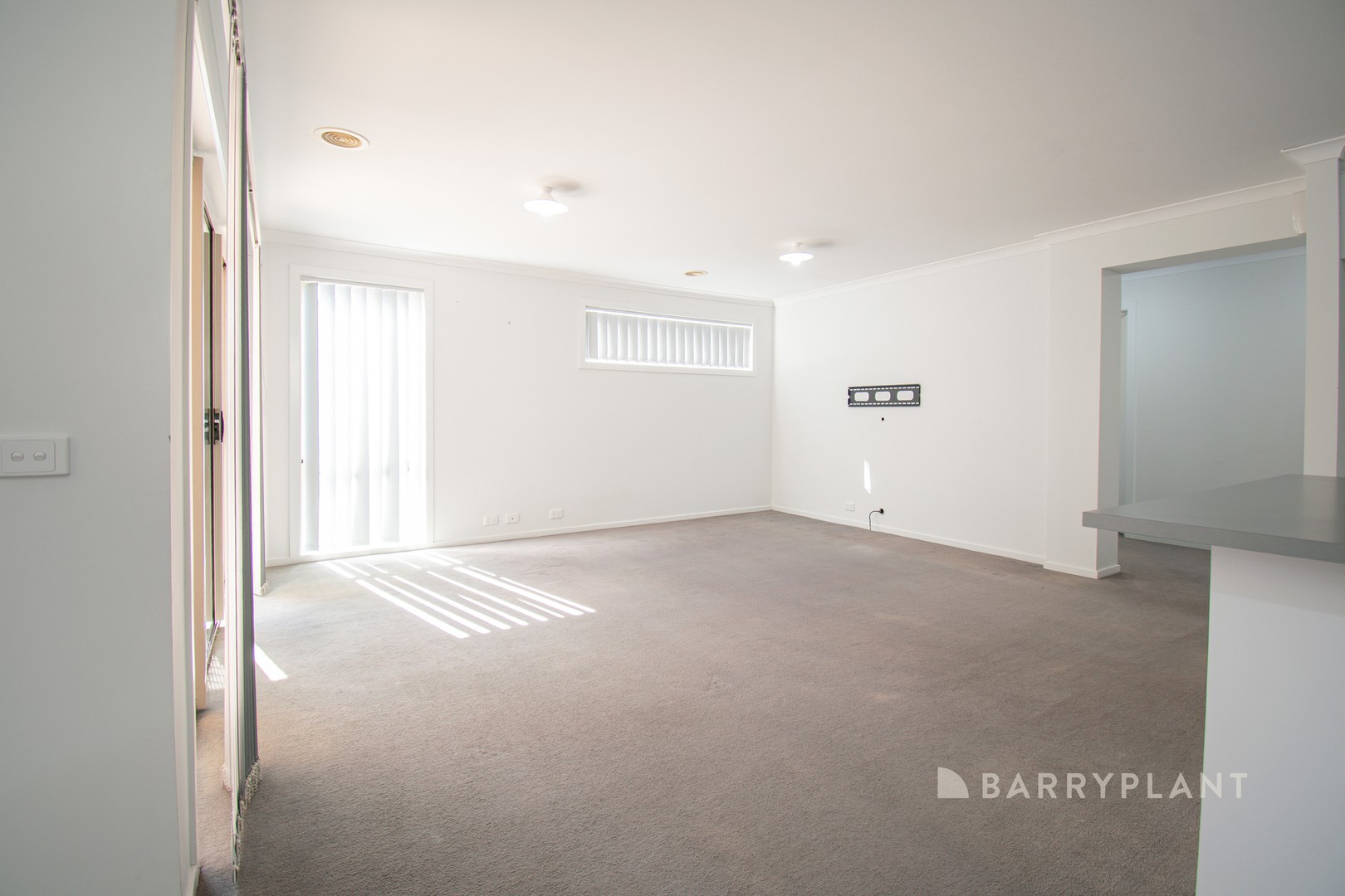 20 Devine Drive, Pakenham, VIC 3810 - Thumbnail 1 - 07/03/2025