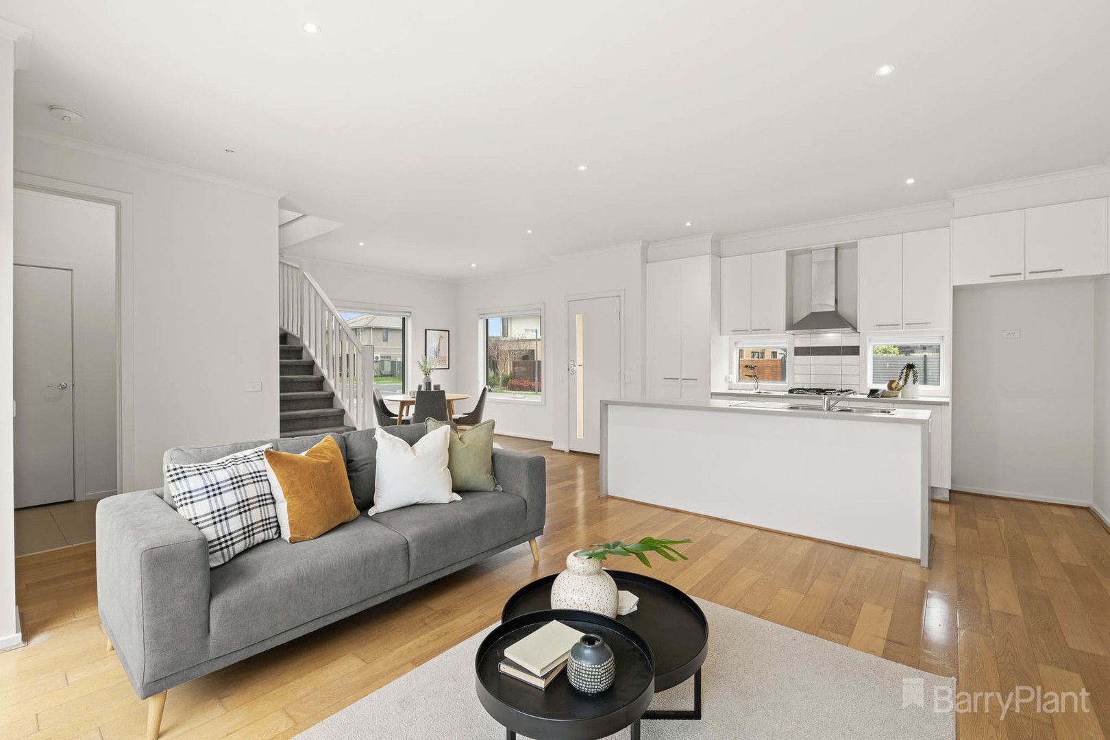 20 Edgeware Close, Pakenham, VIC 3810, Pakenham - Thumbnail 3