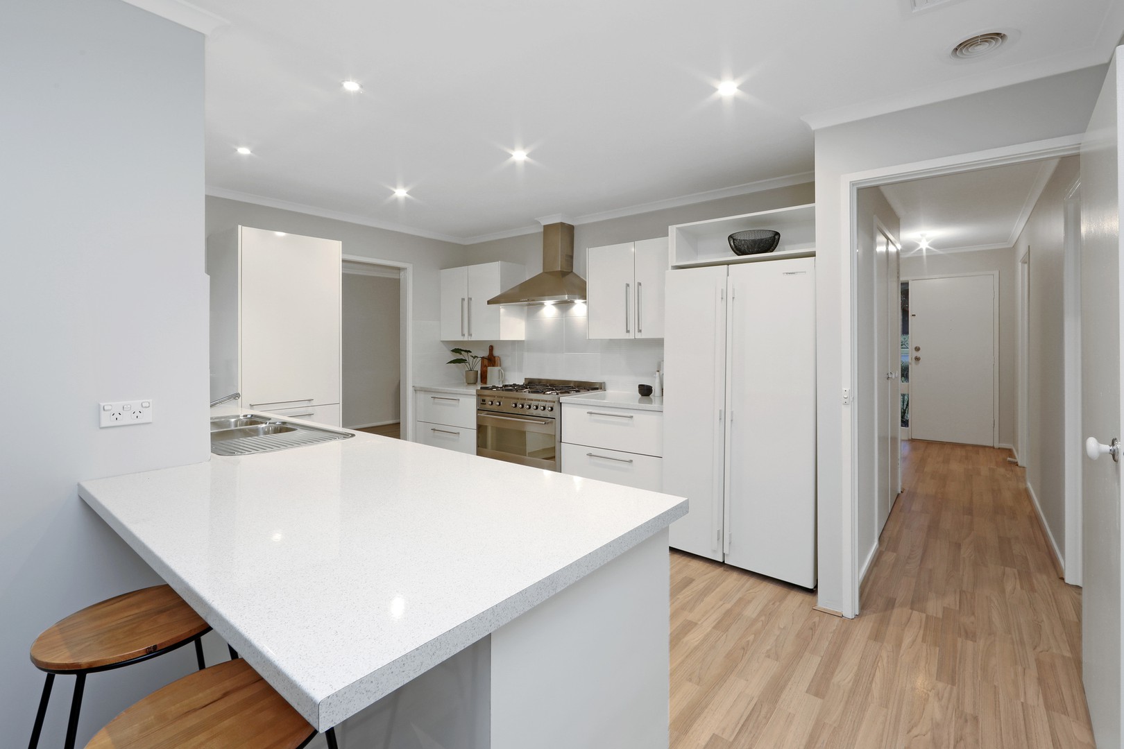 20 Erskine Drive, Rowville, VIC 3178, Rowville - Thumbnail 2
