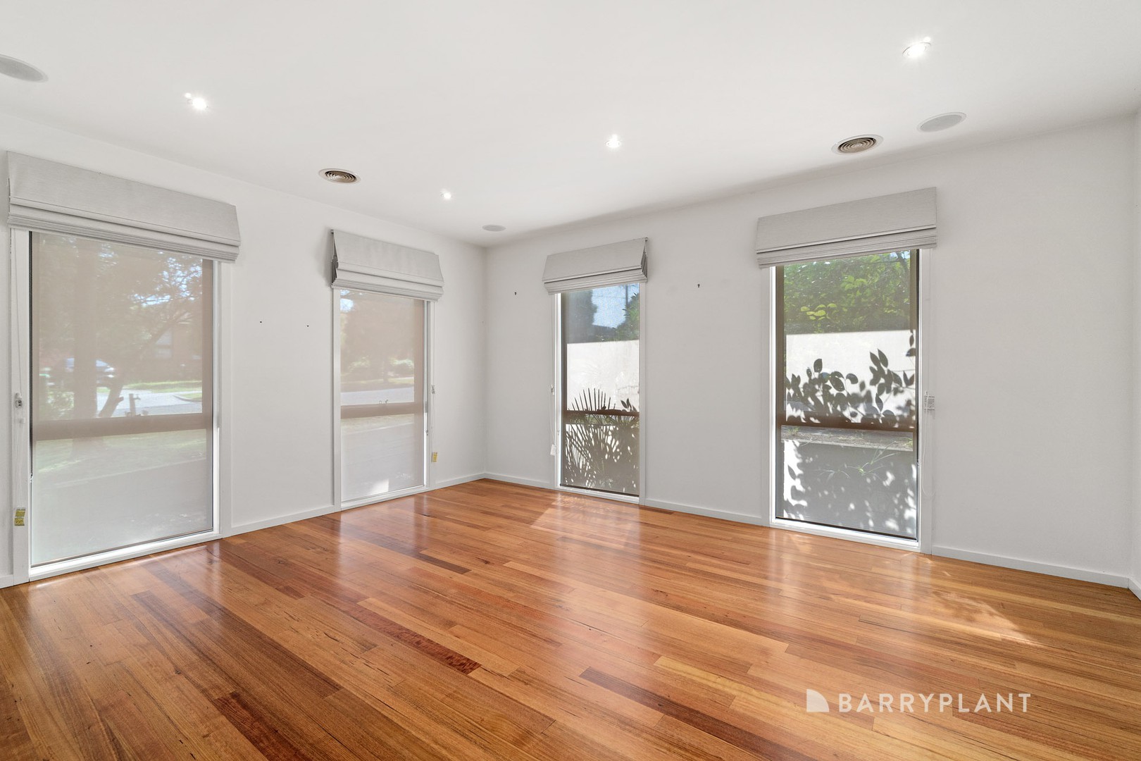 20 Fromhold Drive, Doncaster, VIC 3108, Doncaster - Thumbnail 2