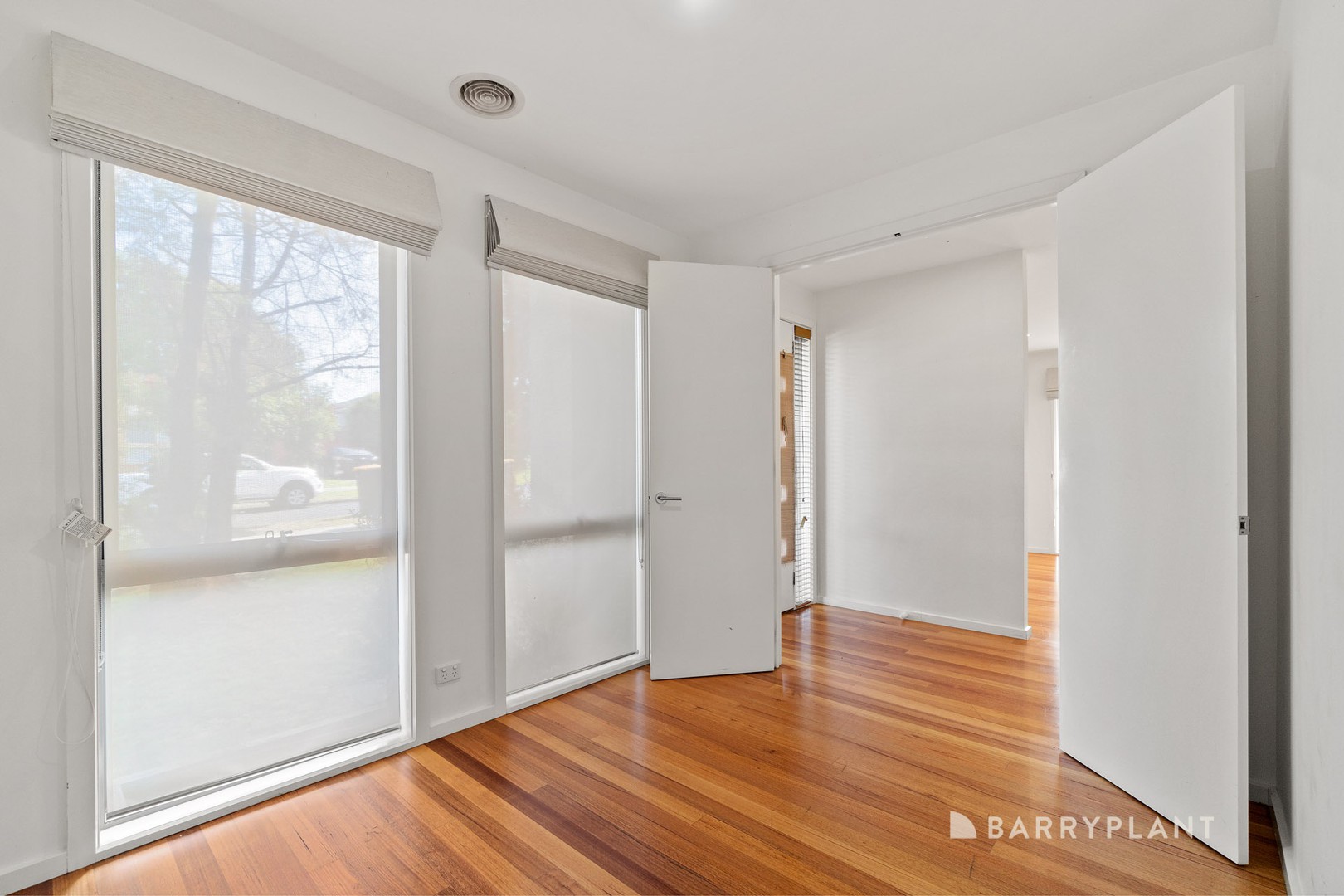 20 Fromhold Drive, Doncaster, VIC 3108, Doncaster - Thumbnail 3