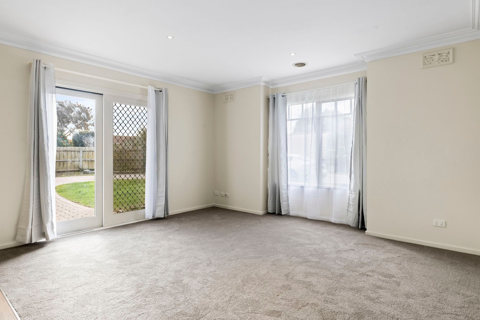 20 Harvey Court, Roxburgh Park, VIC 3064, Roxburgh Park - Thumbnail 2